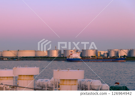 [向日葵札幌：苫小牧渡輪碼頭前的工業園區] 126964942