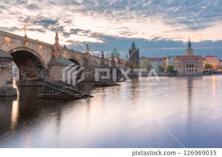Charles Bridge at dawn, Prague, Czech Republic 126969035