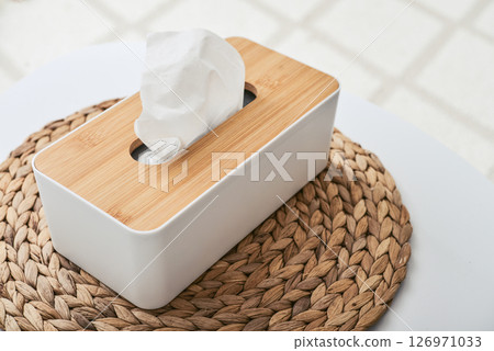 White tissue box with wooden bamboo top 126971033
