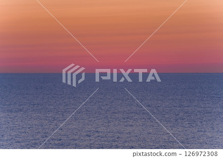 能登半島日落時分的日本海景色 126972308