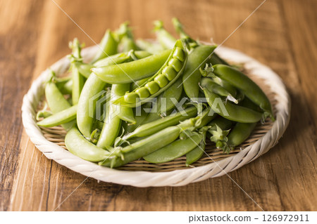 Fresh snap pea Fresh snap pea 126972911