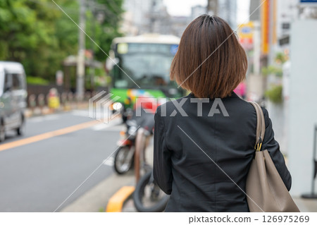 女性通勤 女性通勤 126975269