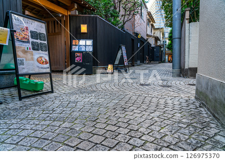 [Tokyo] The charming alleys of Kagurazaka 126975370