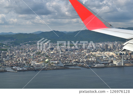 View from the plane: Descending altitude to Kobe Airport, near Karimojima, Nagata Ward 126976128