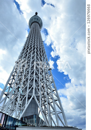 從東京晴空塔城眺望東京晴空塔 從東京晴空塔城眺望東京晴空塔 126976668