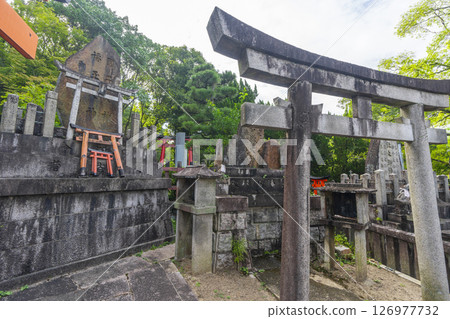 京都、伏見稻荷大社、末廣大神地區、古墳和神社眾多(井原谷地區) 京都、伏見稻荷大社、末廣大神地區、古墳和神社眾多(井原谷地區) 126977732