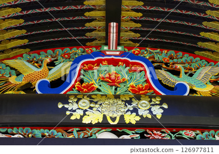 竹生島寶嚴寺色彩絢麗的唐門 126977811