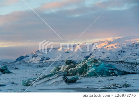 Early morning over Jokulsarlon Glacier lagoon Early morning over Jokulsarlon Glacier lagoon 126978770