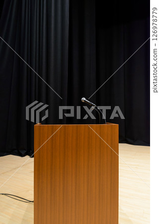 Lectures and seminars held in large venues 126978779