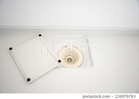 Bathroom image: A clean, white-based bathroom image 126979763