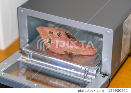 Sweet potato, Beni Haruka, honey potato, baked sweet potato, baked sweet potato toaster 126980231