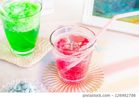 草莓口味汽水加碎果凍 126982786