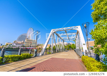 日本橫濱的城市景觀,夏日般的陽光...Kishamichi 路上的港區二號橋的景色等 = 6 月 5 日 日本橫濱的城市景觀,夏日般的陽光...Kishamichi 路上的港區二號橋的景色等 = 6 月 5 日 126983274