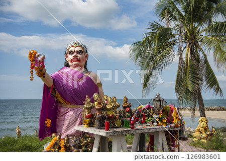 THAILAND RAYONG MAE YAI GIANT SEA LADY 126983601