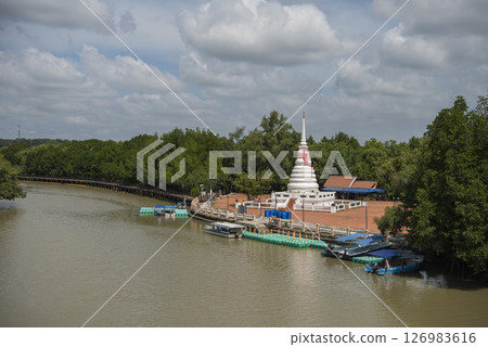 THAILAND RAYONG PHRA CHEDI KLANG NAM 126983616