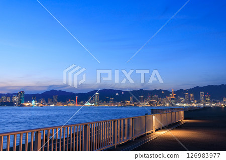 Evening view of Kobe (Chuo-ku, Kobe, Hyogo Prefecture) Evening view of Kobe (Chuo-ku, Kobe, Hyogo Prefecture) 126983977