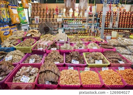 THAILAND RAYONG CITY FOOD MARKET 126984027