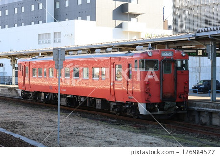 停在函館站的斗南漁火鐵道KIHA40型柴油列車 126984577