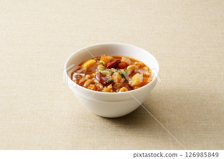 Minestrone with lots of ingredients 126985849