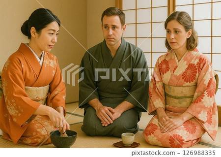 一對外國夫婦體驗茶道時感到緊張 126988335