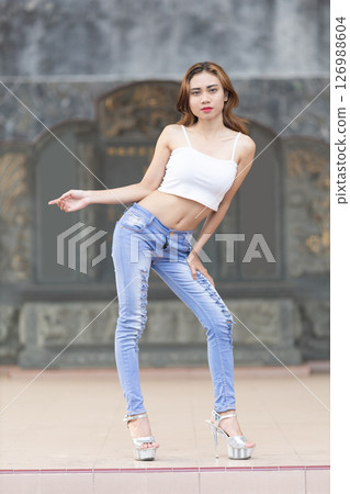 Elegant Streetwear with a Modern Twist Elegant Streetwear with a Modern Twist 126988604