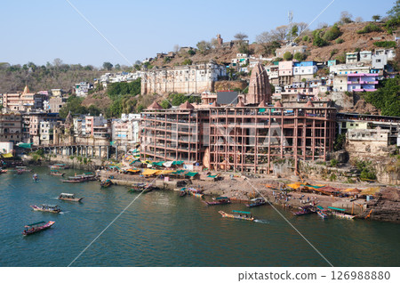 印度中央邦 Omkareshwar 的 Shri Omkareshwar 神廟和訥爾馬達河 126988880