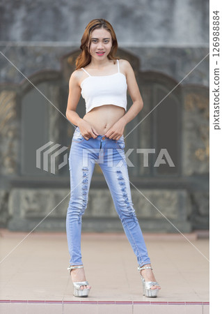 Elegant Streetwear with a Modern Twist 126988884