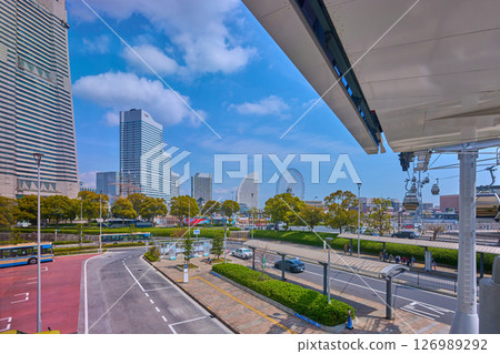 Spring in Yokohama, Kanagawa Prefecture: A bird's-eye view of the Sakuragicho Station rotary 126989292