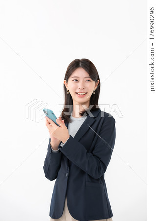 女人,智慧型手機,微笑 女人,智慧型手機,微笑 126990296