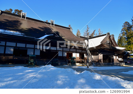 Mount Koya in snow: Kongobu-ji Temple Mount Koya in snow: Kongobu-ji Temple 126991994