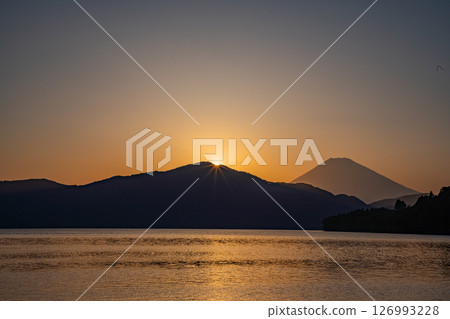 (Kanagawa Prefecture) Evening view of Mt. Fuji from Lake Motohakone (Kanagawa Prefecture) Evening view of Mt. Fuji from Lake Motohakone 126993228