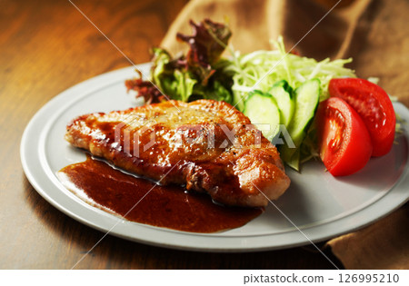 Tonteki（炒豬肉） 126995210