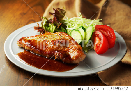 Tonteki (sauteed pork) 126995242