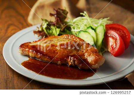 Tonteki (sauteed pork) 126995257