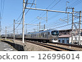行駛在藍天下的Laview Express列車 126996014