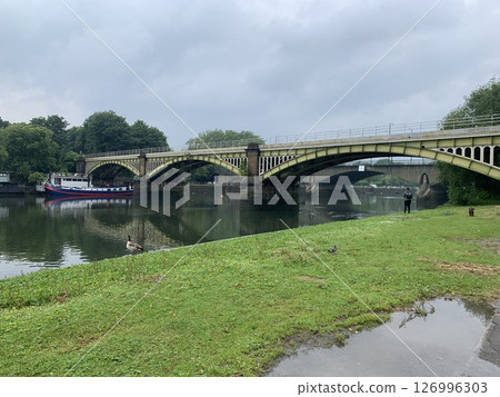 有橋的風景 126996303