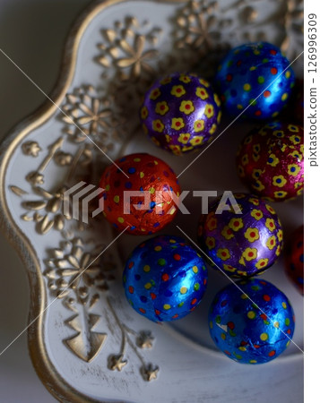 色彩繽紛、獨立包裝的東方糖果 126996309