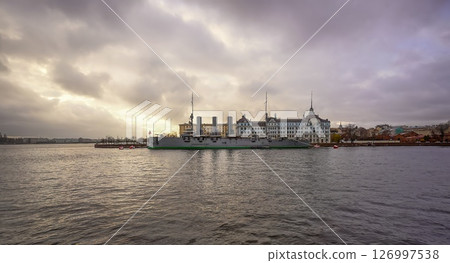 St. Petersburg cruiser Aurora 126997538