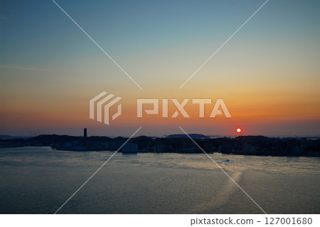 Kanmon Straits: The setting sun and sunset 127001680