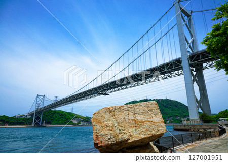 Kanmon Bridge and the blue sky Rocks Strange rocks Mekari Tide observation promenade Miraculous balance 127001951