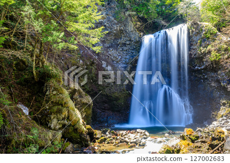 Zengoro Falls in early summer, Matsumoto City, Nagano Prefecture Zengoro Falls in early summer, Matsumoto City, Nagano Prefecture 127002683