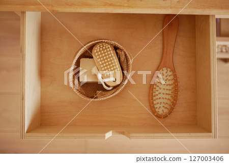 Minimalist bathroom drawer with grooming tools 127003406