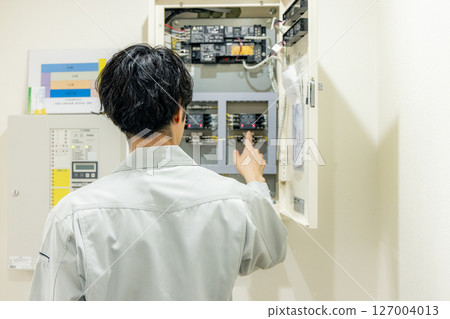 Electrician checking man 127004013