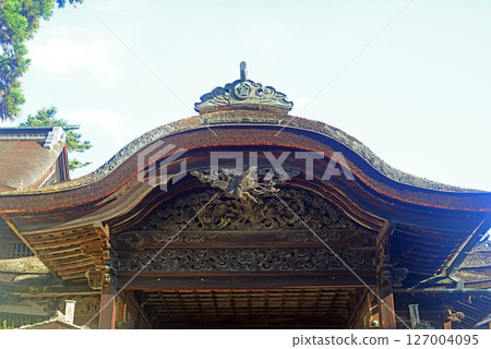 香川縣金刀比羅神社表書院柏樹皮屋頂的山牆雕刻-2 香川縣金刀比羅神社表書院柏樹皮屋頂的山牆雕刻-2 127004095