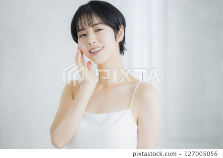 Beauty image of young women 127005056