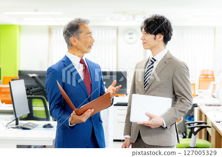 與文件的商人 127005329