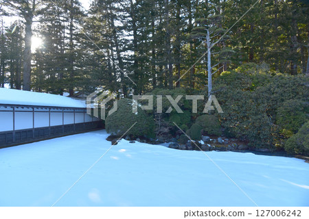 冬天的高野山金剛峰寺:有小山卷的庭院 冬天的高野山金剛峰寺:有小山卷的庭院 127006242
