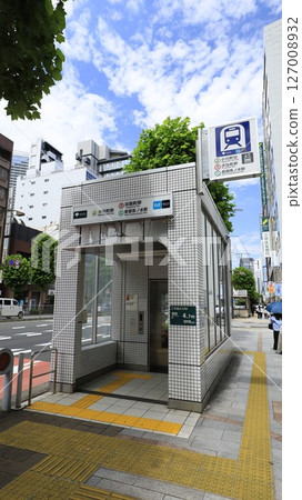 東京地鐵丸之內線淡路町站、千代田線新御茶之水站、都營地鐵新宿線小川町站電梯A6出口 東京地鐵丸之內線淡路町站、千代田線新御茶之水站、都營地鐵新宿線小川町站電梯A6出口 127008932