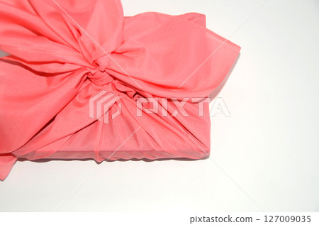 Flower-knotted furoshiki 127009035