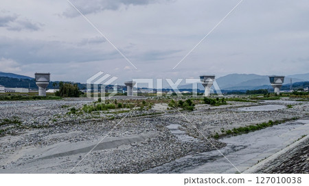 A bridge for linear motor cars is under construction in Nagano Prefecture (June 2025) 127010038